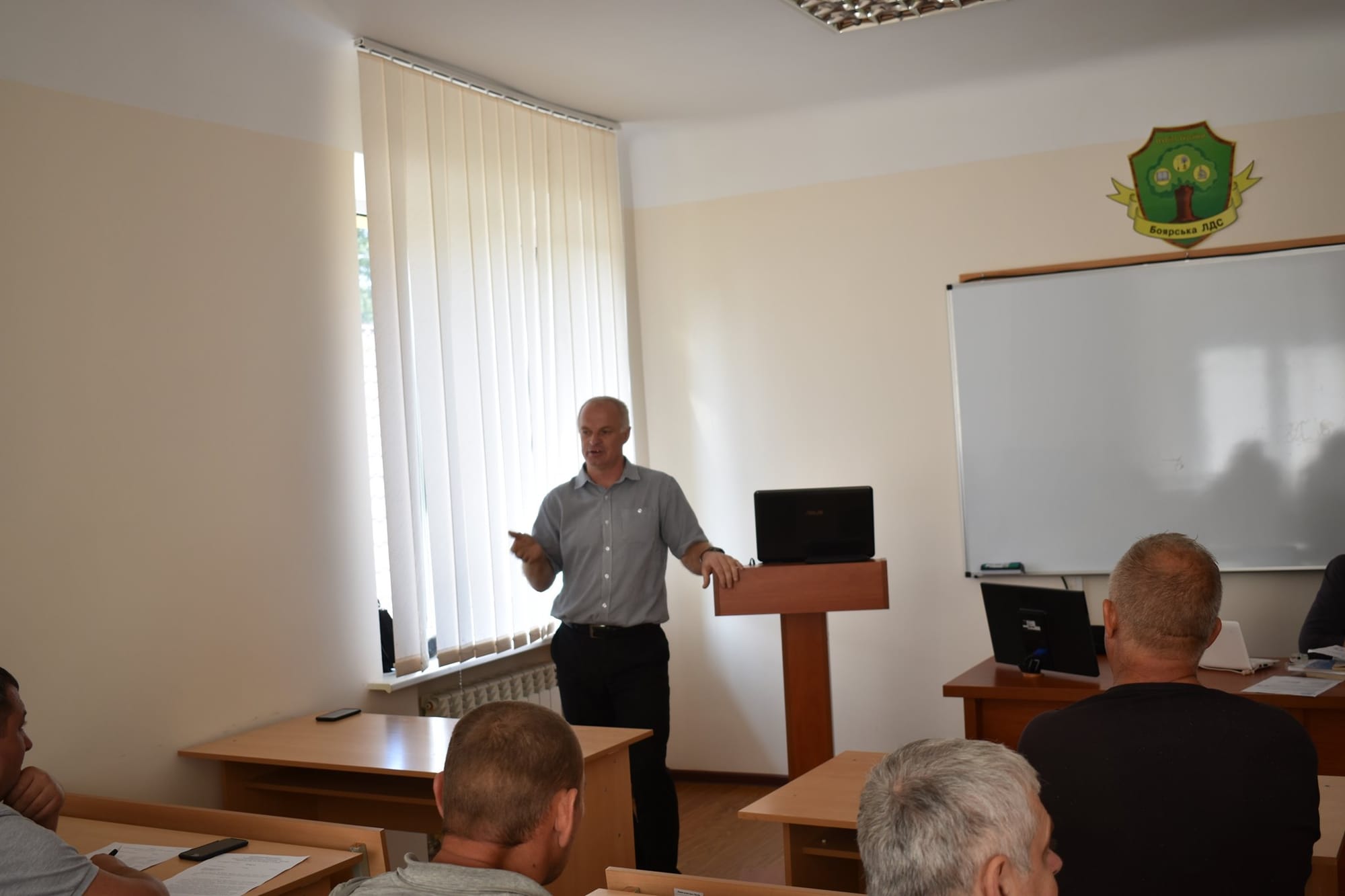 Спеціальне навчання та систематичне підвищення рівня знань працівників з питань охорони праці – фундаментальна основа безпеки праці на підприємстві.