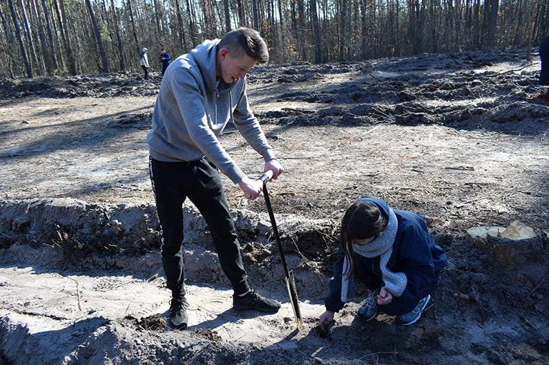 Учні Боярського академічного ліцею «Лідер» долучились до Всеукраїнської акції «Майбутнє лісу в твоїх руках»