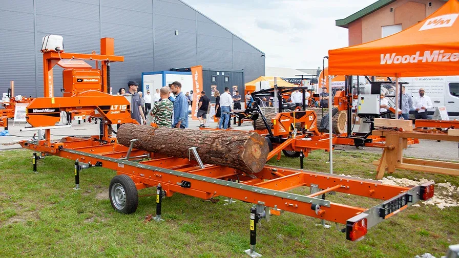 Студенти-деревообробники НУБіП України ознайомились з продукцією фірми Wood-Mizer