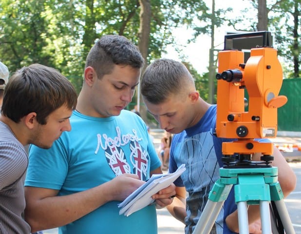 Студентські практики: Літня школа із геодезії та землеустрою «Дзвінкове – 2018»