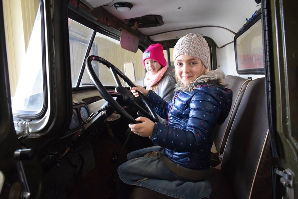 Наймолодші помічники лісівників, або як другокласники Боярського ліцею «Гармонія» ліс садили