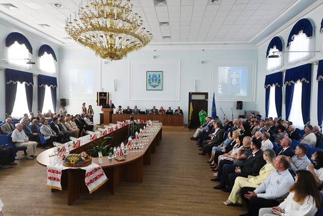 З нагоди 125-річчя НУБіП ректор Станіслав Ніколаєнко відзначив членів колективу університетськими відзнаками!